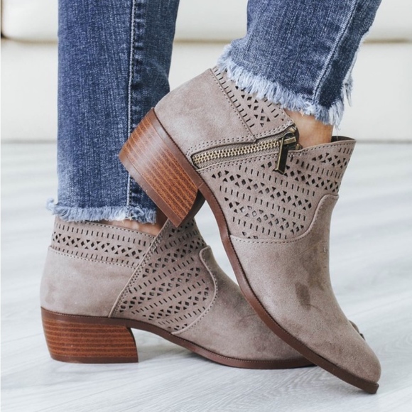 Shoes - MUST HAVE booties - TAUPE